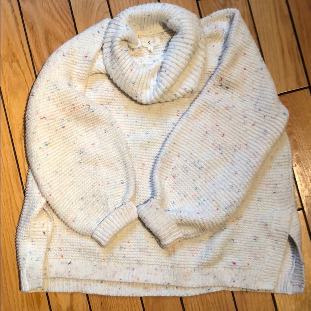 Oversized white wool Lou and Grey sweater